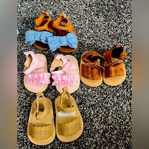 Lot of baby sandals 0-3